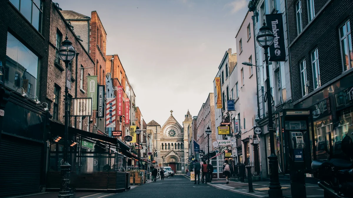 High-speed IPTV Ireland fiber network connectivity across Dublin (Leinster)